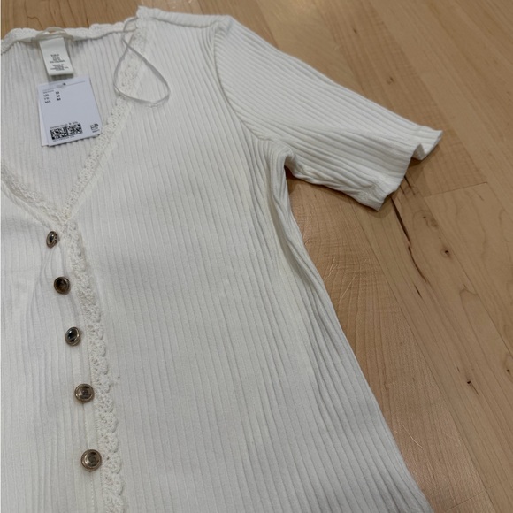 H&M Ribbed Button-Front Lace Trim Top - Picture 2 of 5